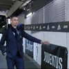 Ronaldo doet High Fives voor de wedstrijd