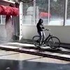 Op de fiets door de wasstraat