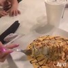 Meisje is teleurgesteld