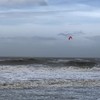 Kitesurfert springt 23.9 meter hoog