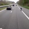 Wielrenster op de snelweg
