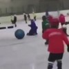 IJshockey leren aan kids