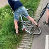 Beunhaas in de berm helpen