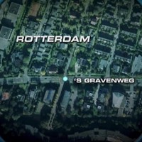 Mooi. Bezopen gast krijgt vier prenten
