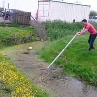 Fierljeppen met een regenpijp