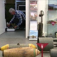 Bomexpert doet granaat showen