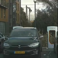 Tesla-rijder haat milieu