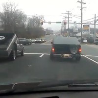 WTF-auto's bij het stoplicht