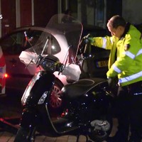 Arrestatieteam kettingzaag en stormram