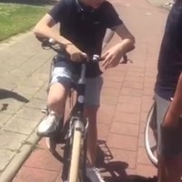 Vechtersbaasje mept knul en opa