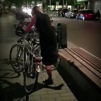 Australiƫr vs fiets