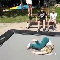 Hoe doe je een achteruit salto?