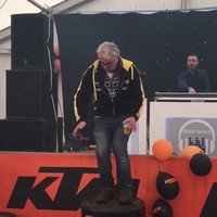Dansopa op het dorpsfeest