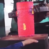 Gloeiend fucking heet metaal in de pers