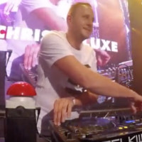 Chris Deluxe mixt je de moeder