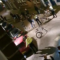 Chaotische schermutseling met politie