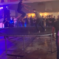 Trampoline springen gaat fout