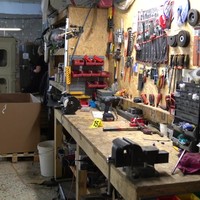 Inval bij illegale sigarettenfabriek