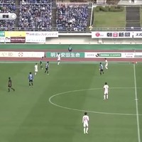Japanse keeper laat zich 2x achter elkaar piepelen
