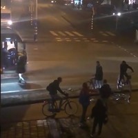 Buschauffeur mept roodlichtfietser