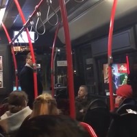 Boze buschauffeur in de bus
