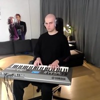 Kale Seth speelt Ain't no sunshine