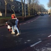 Sinterklaas op een carbidbus