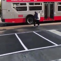 Skateboardgozer vs kruispunt