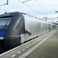 Weer NS-trein helemaal ondergespoten