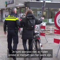 Diender is op z'n pik getrapt