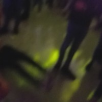 Achteruit salto op feessie