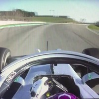 Lewis heeft nieuw trucje