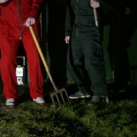Drillrap op klompen met schoffels