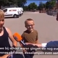 Blijkoters met de brandweerauto