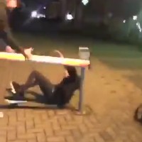 Paal klimmen in slagboom