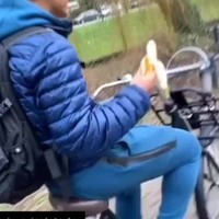 Banaan op de auto