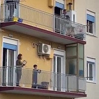 Ondertussen in Siciliƫ