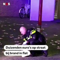 Politie raapt geld op bij flatbrand.