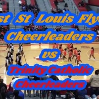 Cheerleaders doen battle