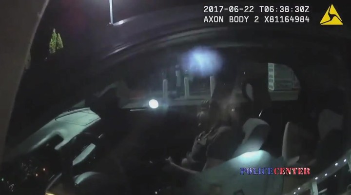 Jonge tiener geneukt in Pussy