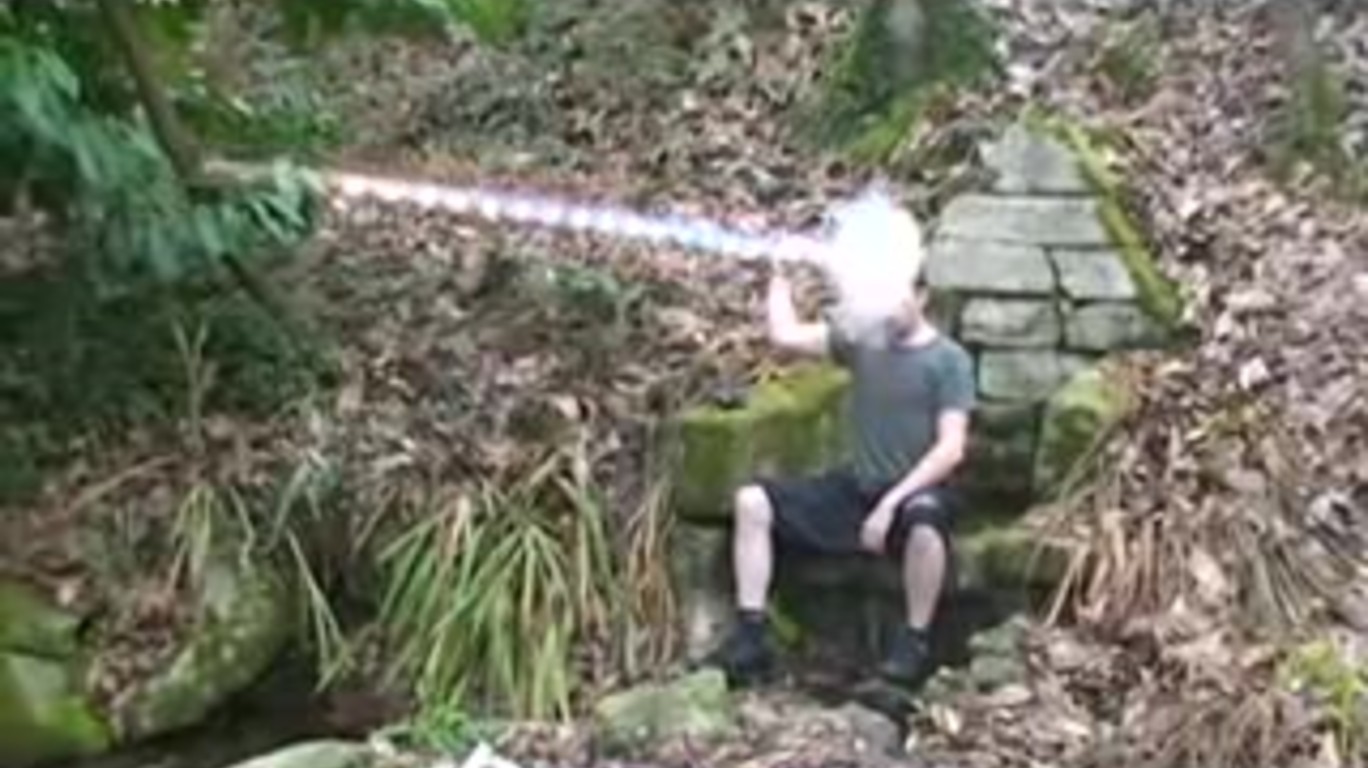 DUMPERT Flare gun headshot