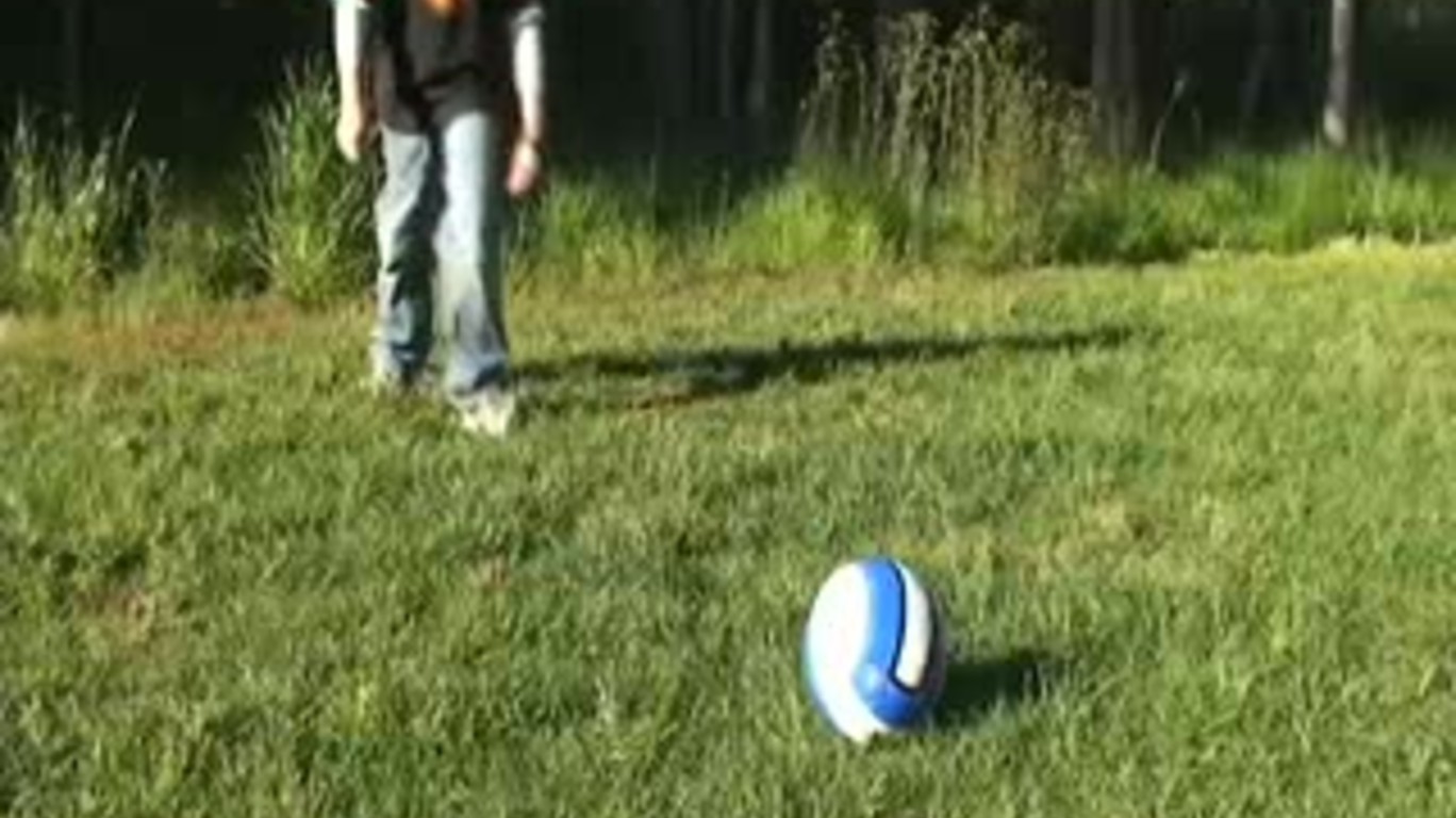 dumpert-nl-how-to-kick-a-soccer-ball