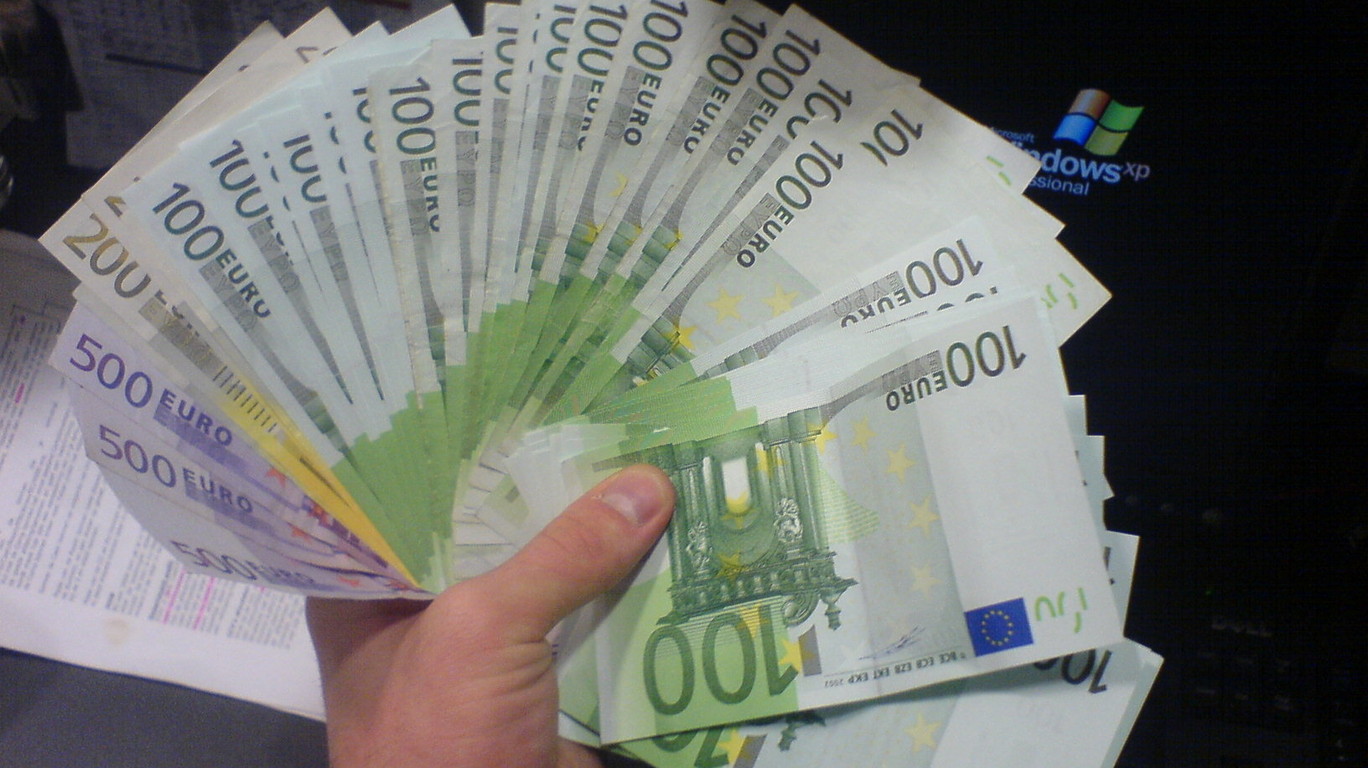 Миллион евро в рублях