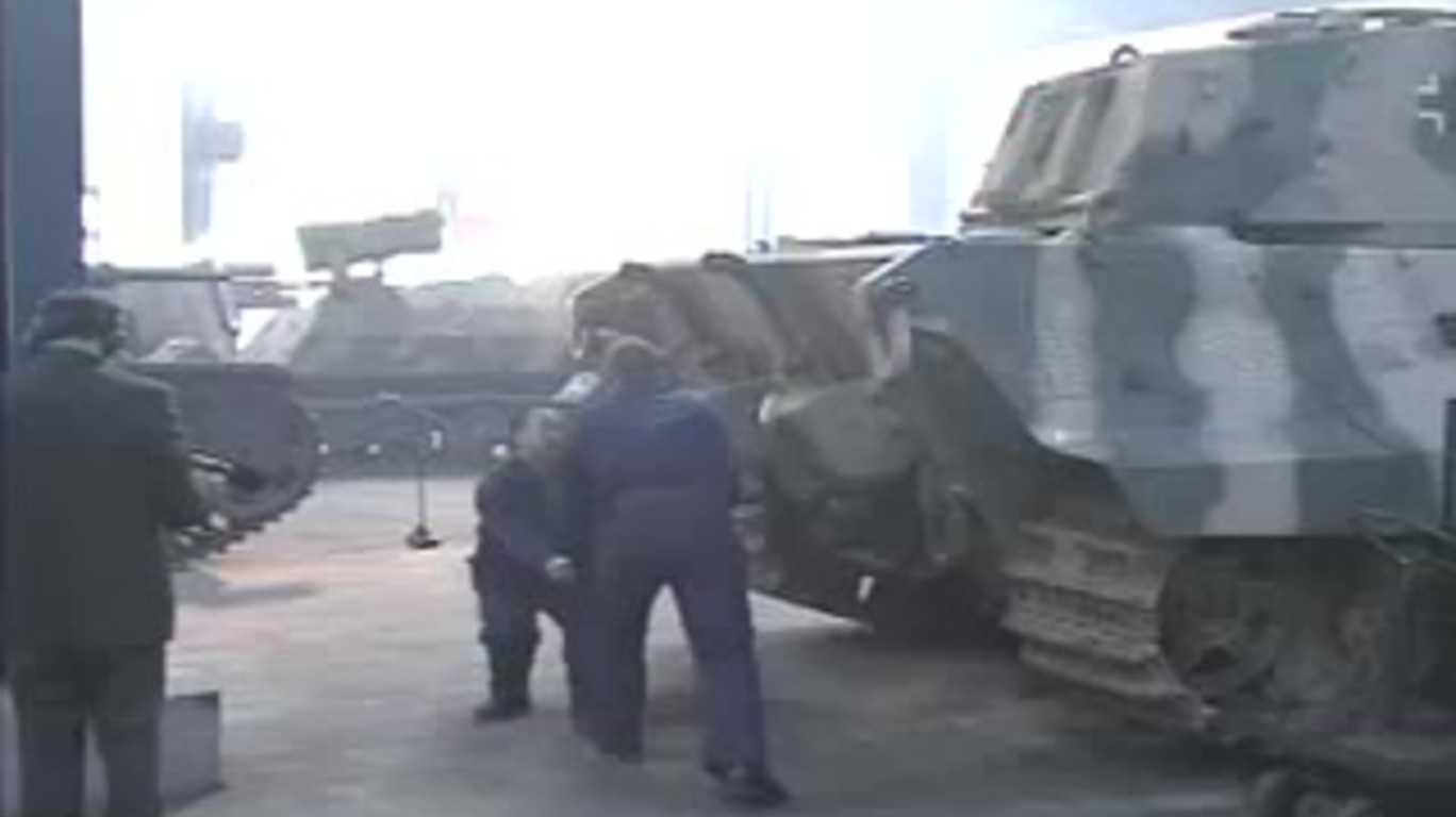 DUMPERT Cursus hoe start je een tank DUMPERT Cursus hoe start je een tank