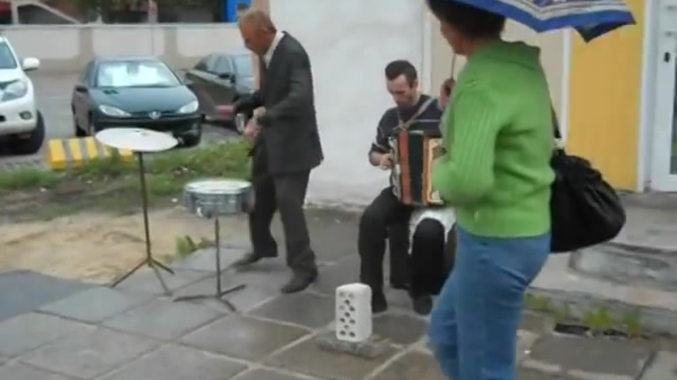 Dumpert nl Tijd Voor Een Stukje Goede Straatmuziek