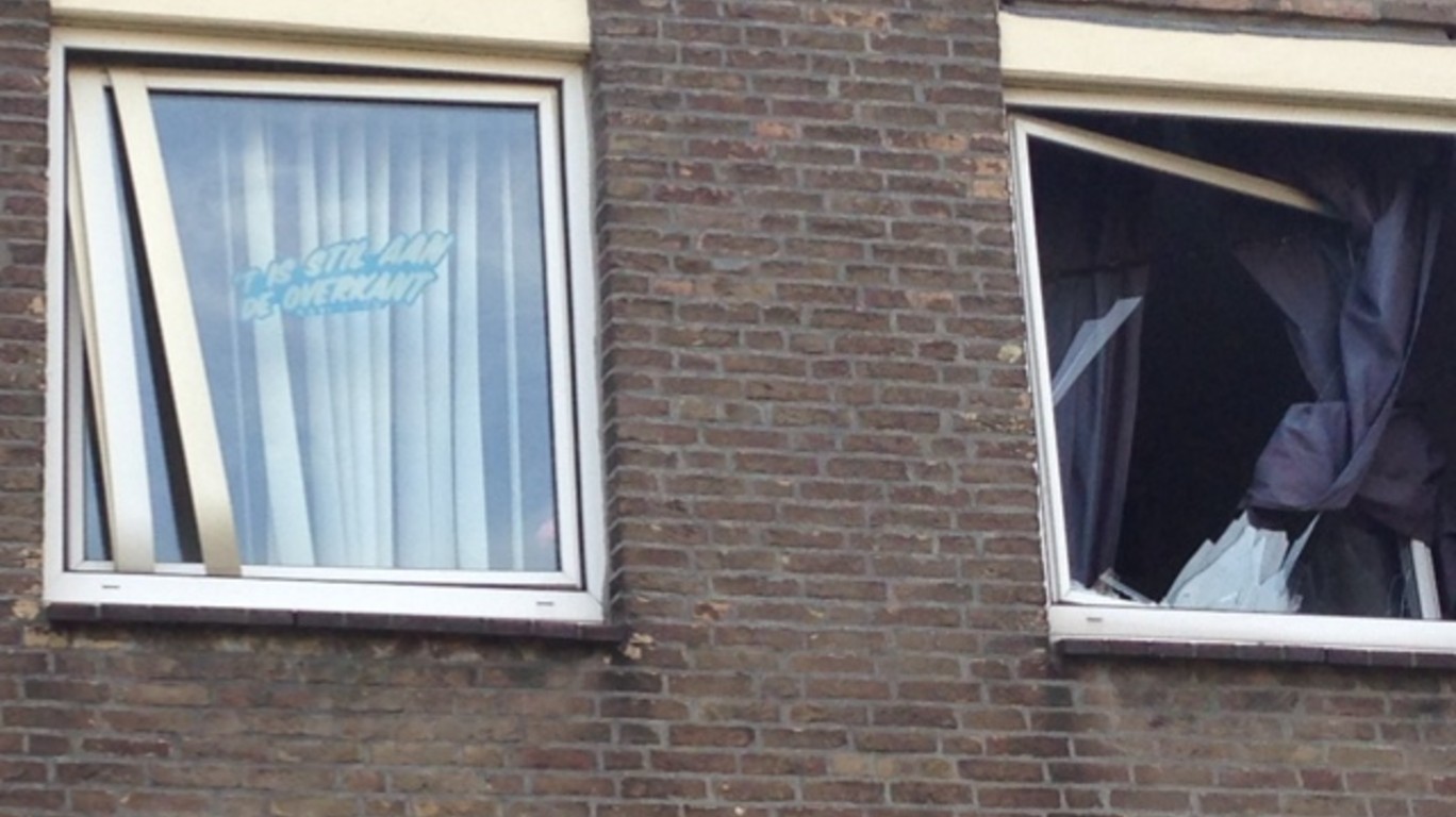 DUMPERT Stil aan de overkant