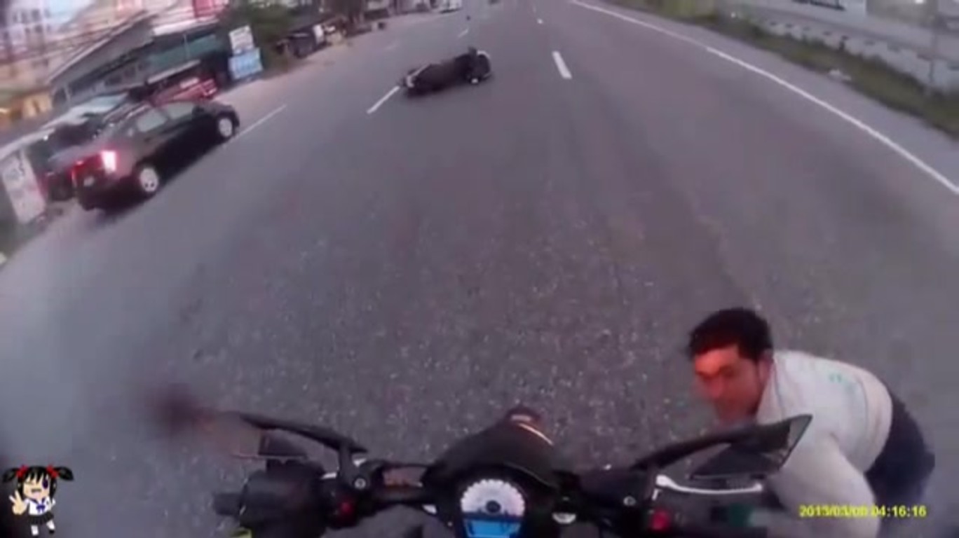 dumpert.nl Bijna in de sandwich