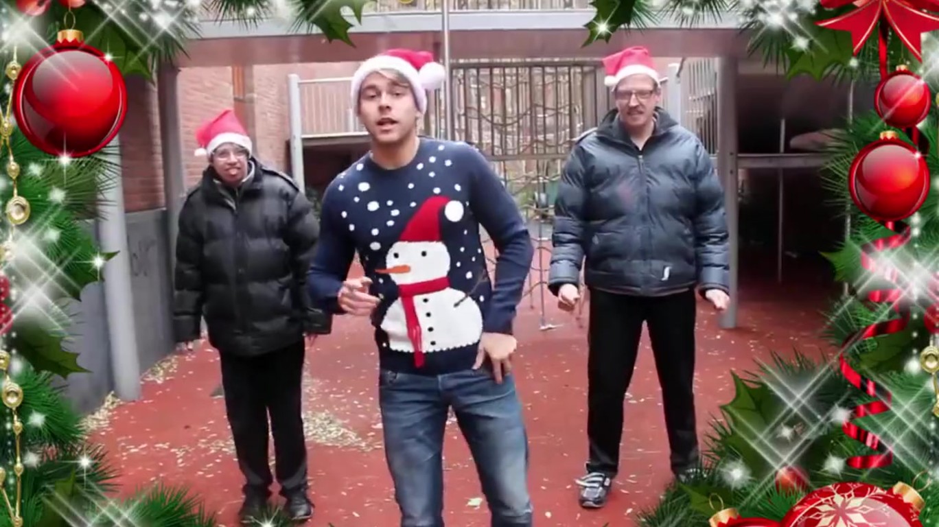 Dumpert nl Tijd Veur Kerstmuzak