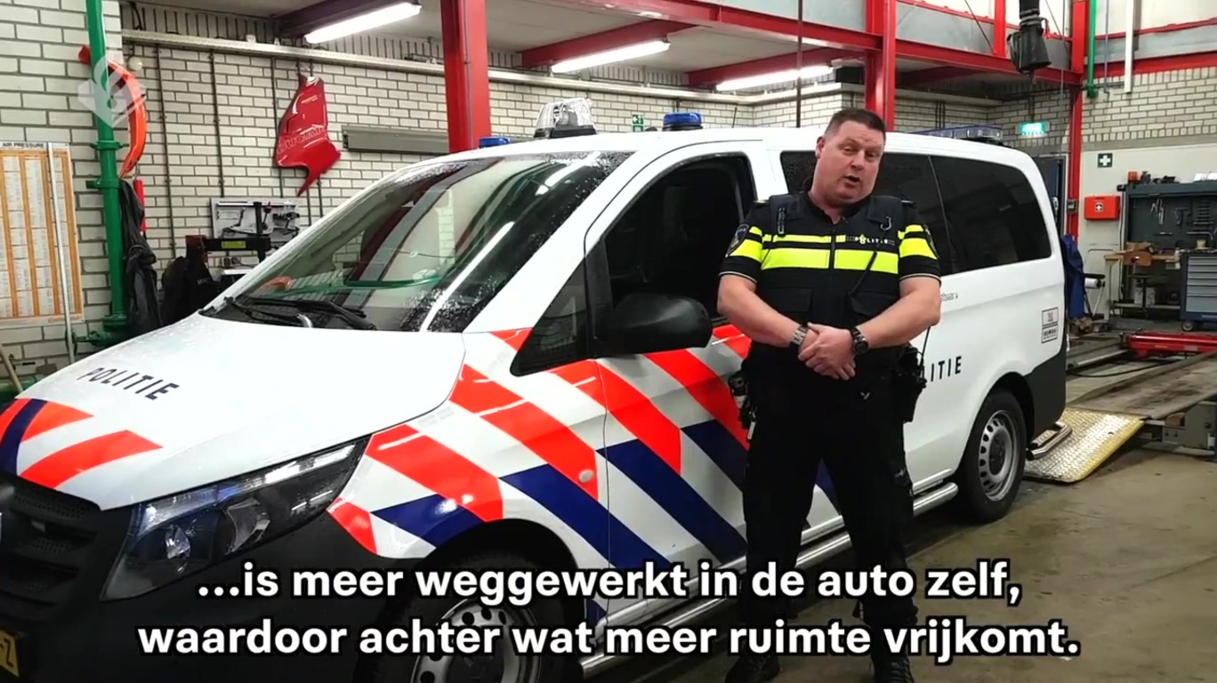 DUMPERT - De Nieuwe Politie Auto's