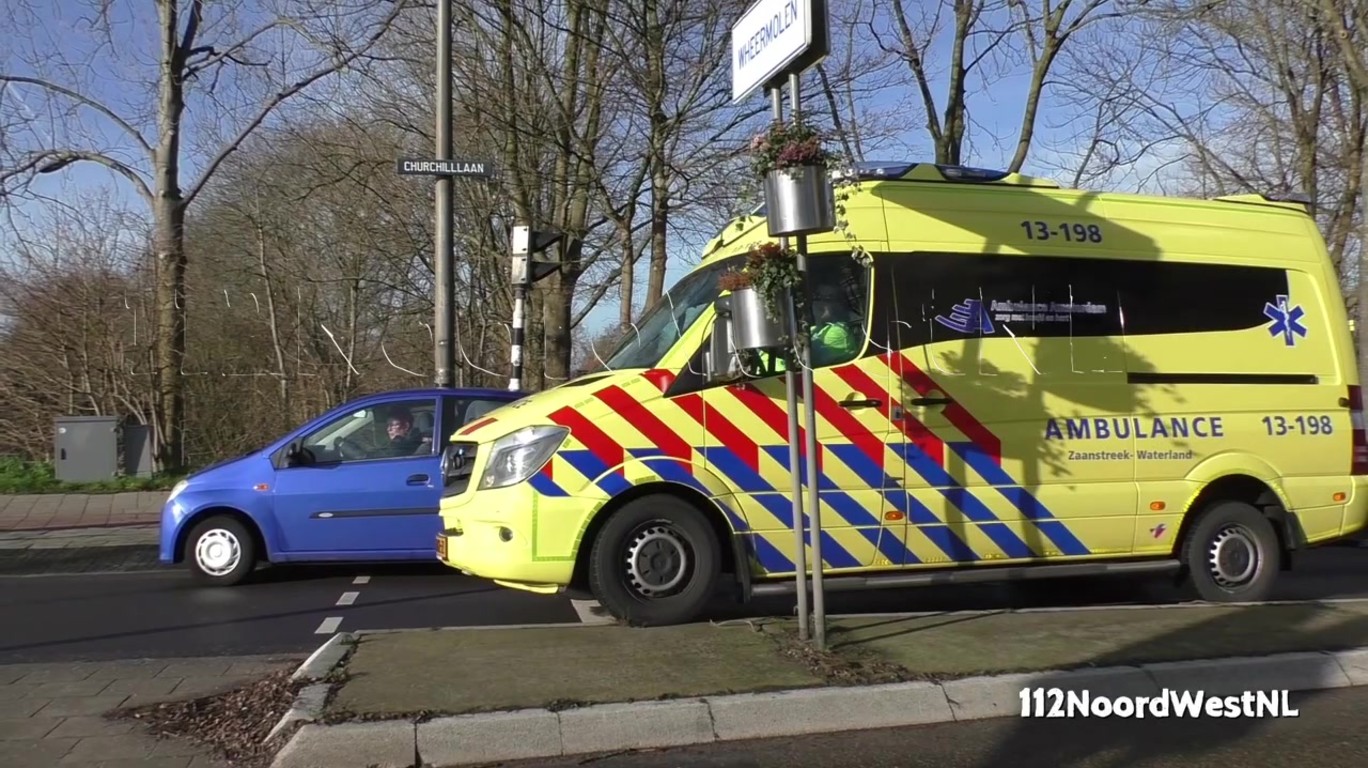 DUMPERT Auto vs ambulance